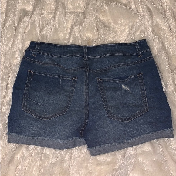 High rise jean short - Picture 3 of 3